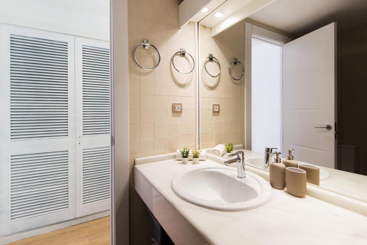 Aloha Puerto Private Apartment 1St Line Carihuela Beach Торремолінос Екстер'єр фото