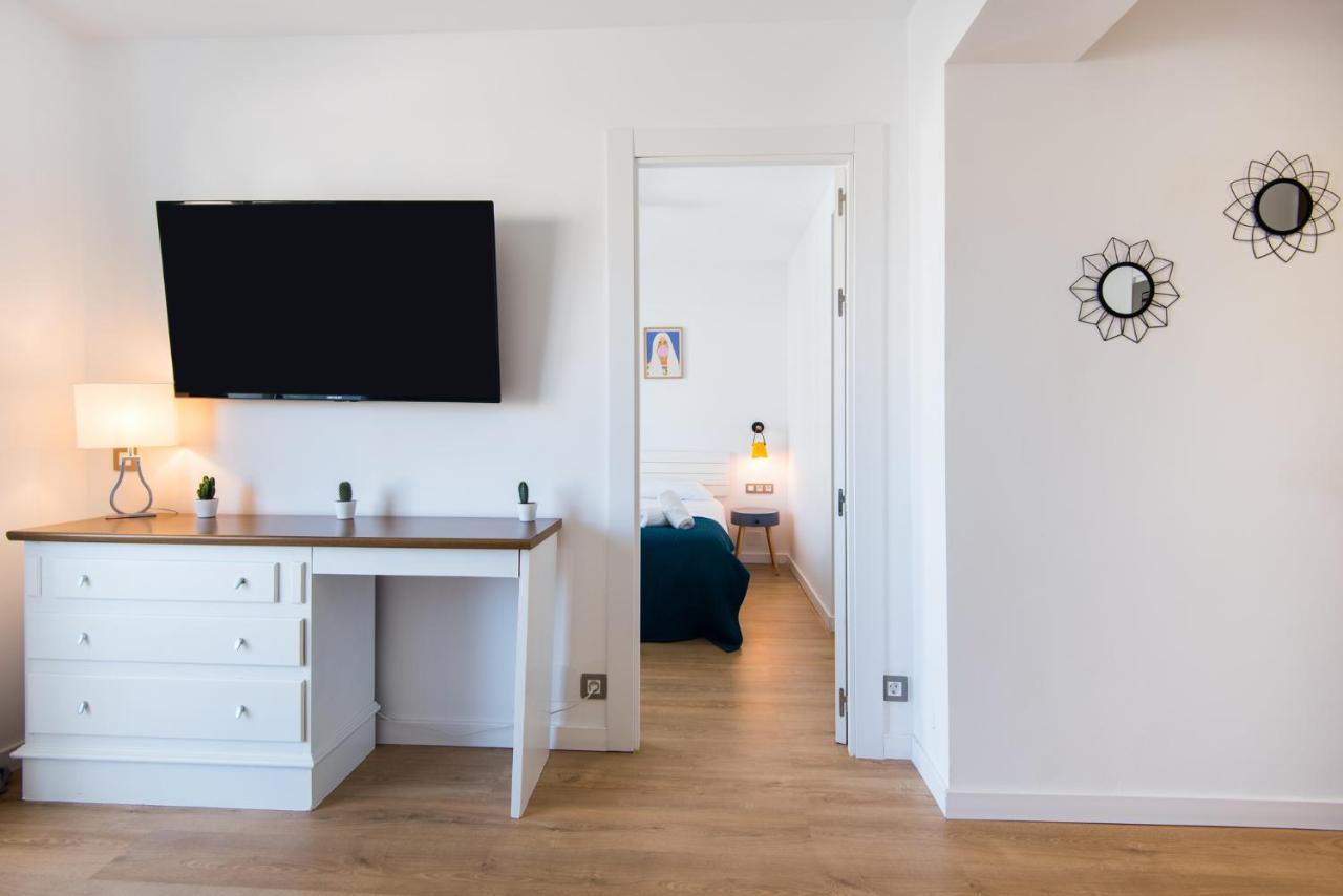 Aloha Puerto Private Apartment 1St Line Carihuela Beach Торремолінос Екстер'єр фото